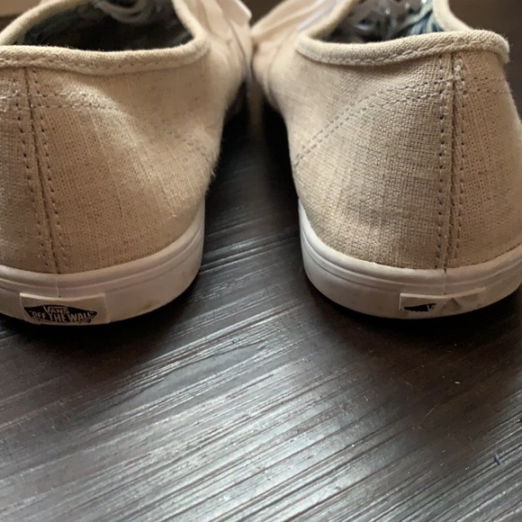 Vans - Picture 6 of 9